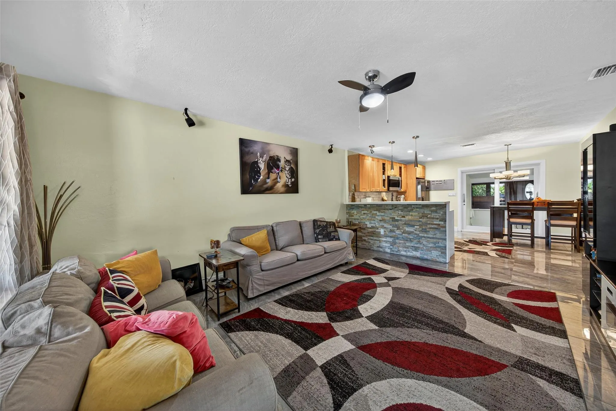 2115 NE 15th Ave