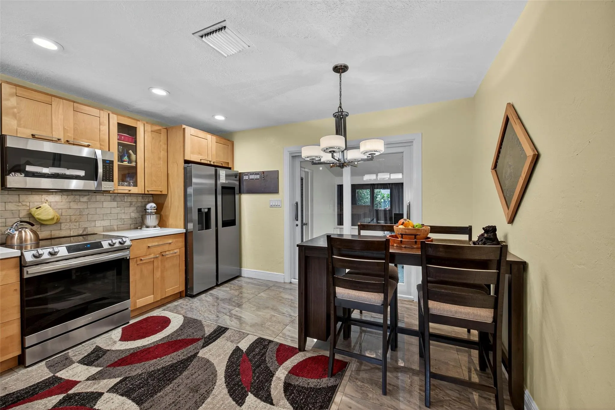 2115 NE 15th Ave