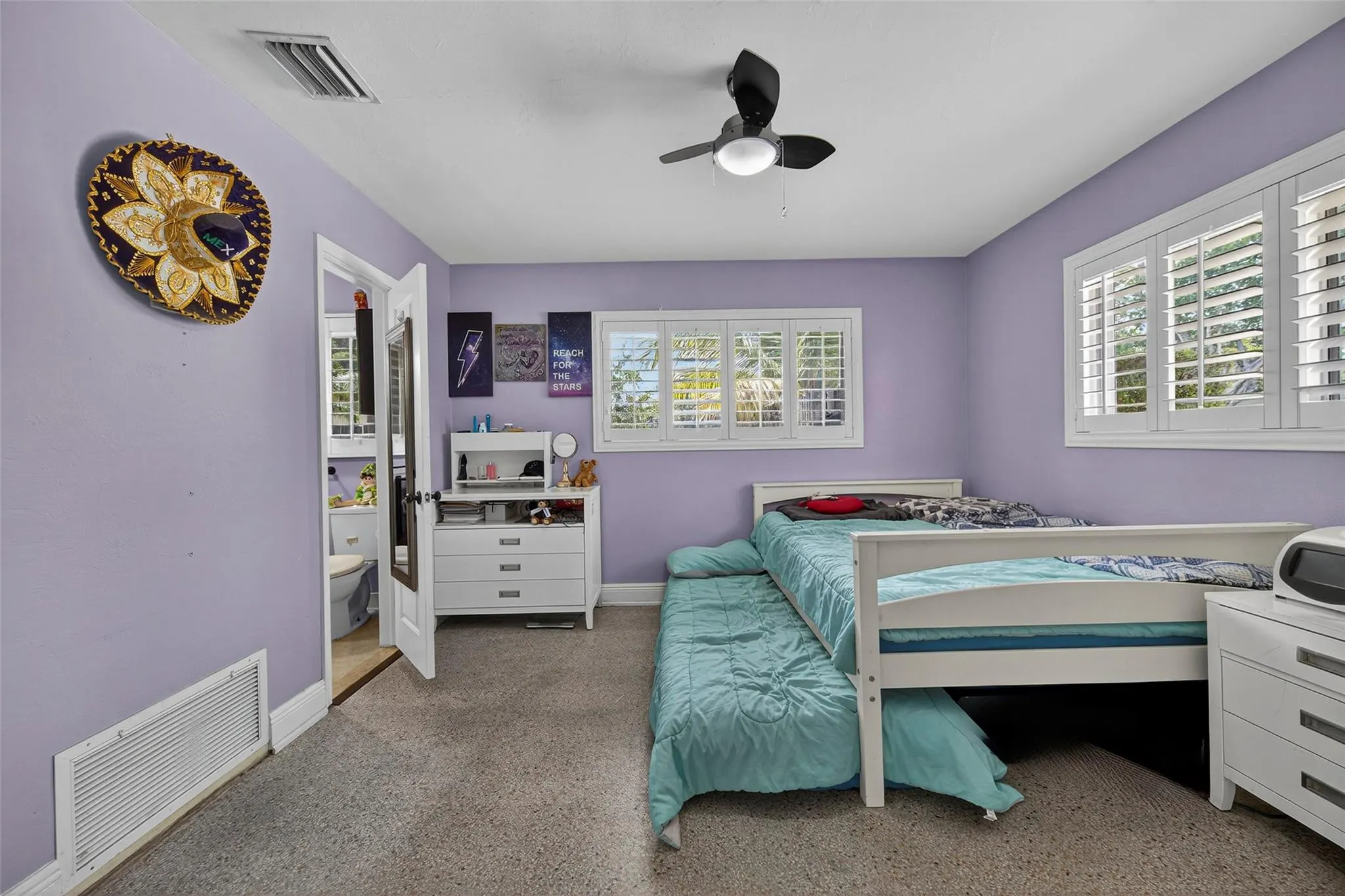 2115 NE 15th Ave