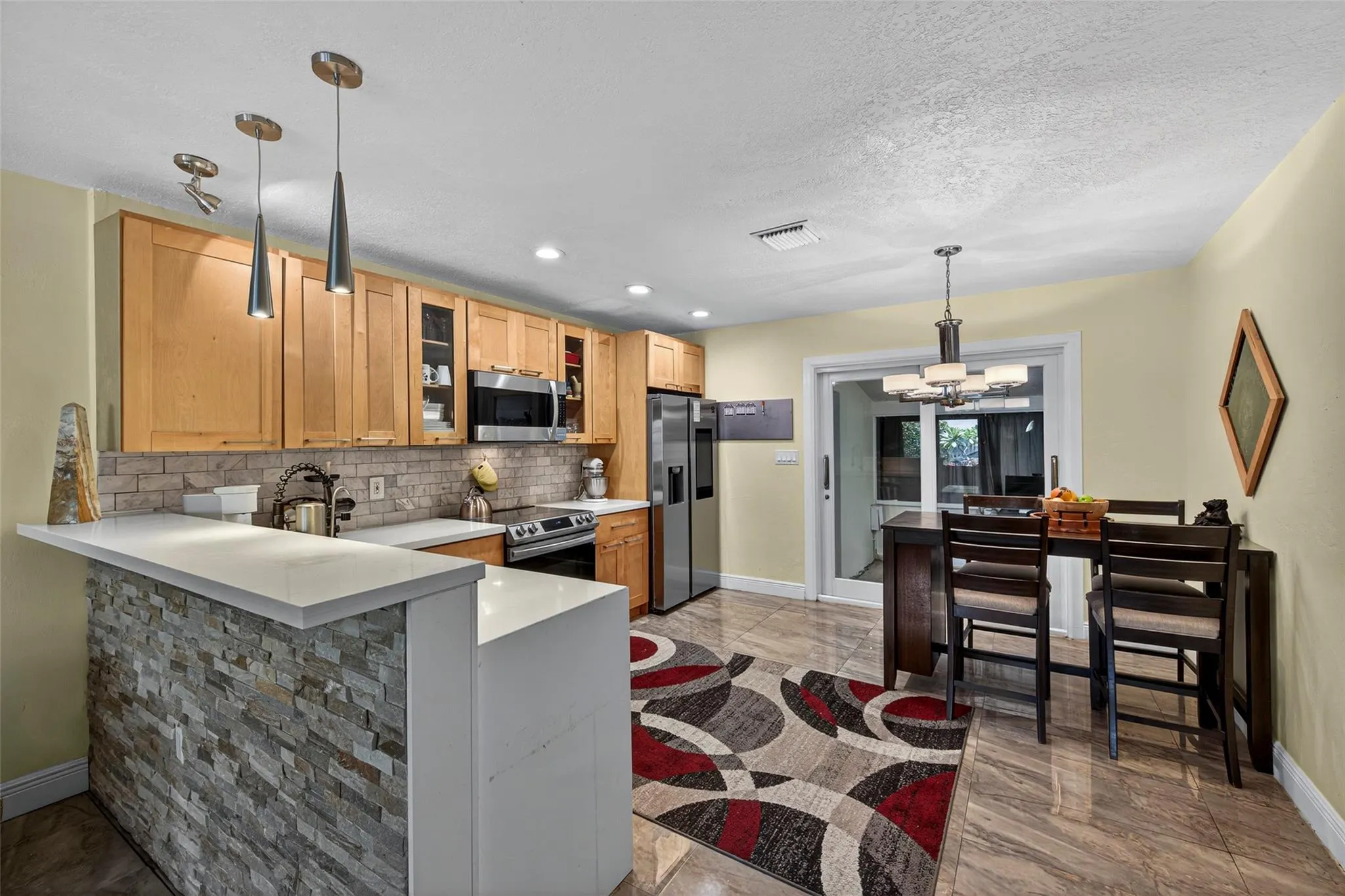 2115 NE 15th Ave