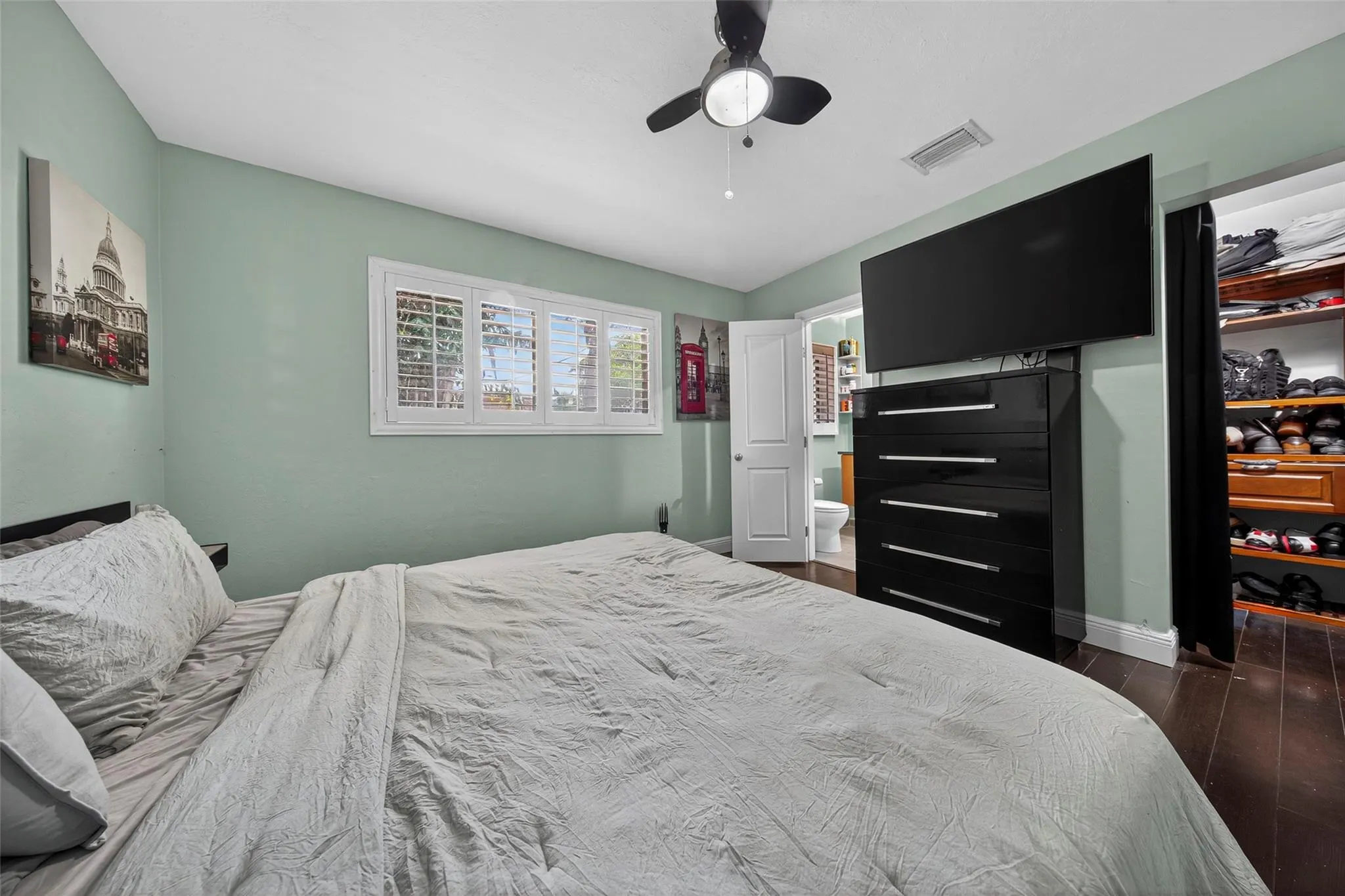 2115 NE 15th Ave