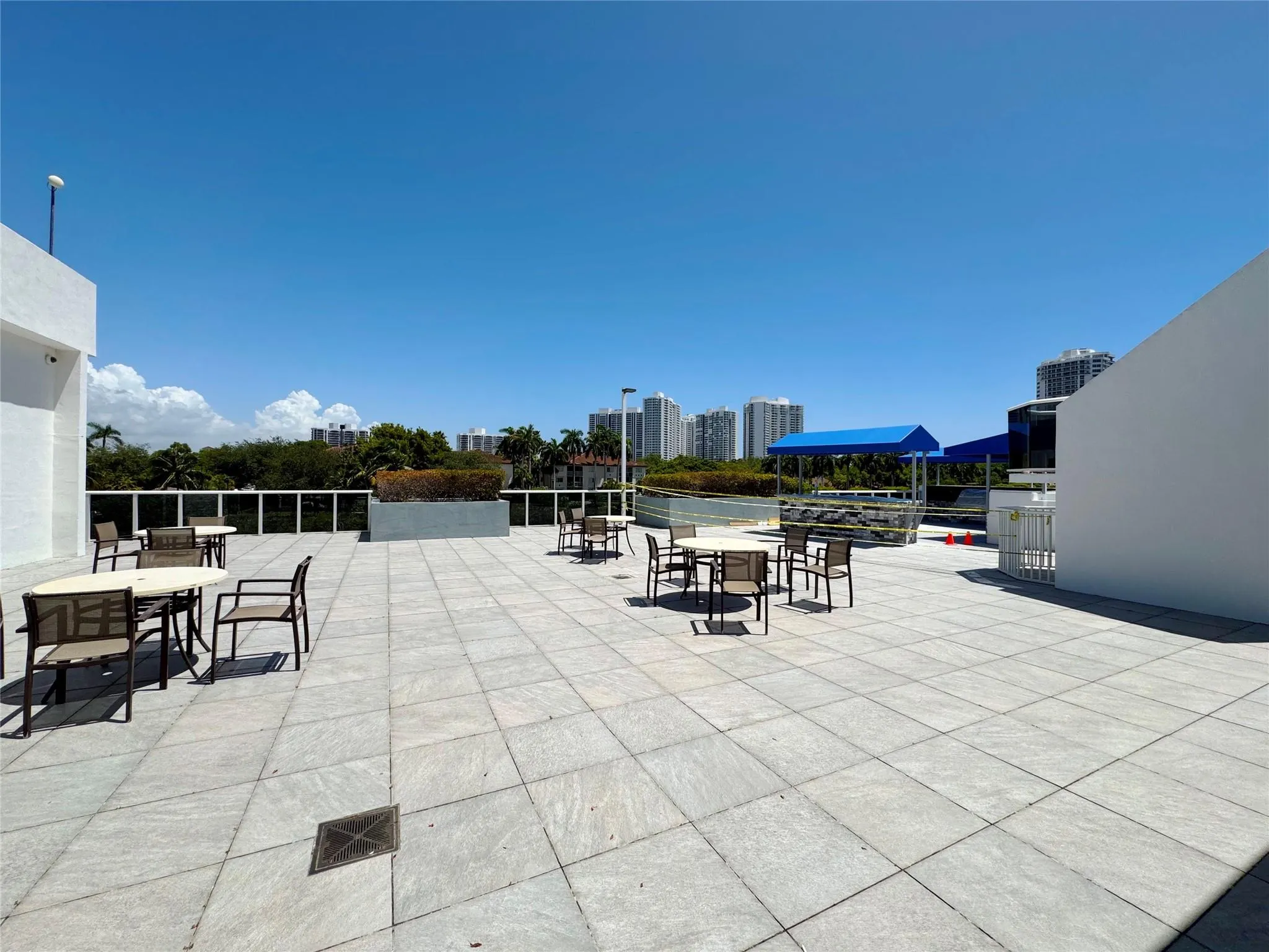 3675 N Country Club Dr, #2007