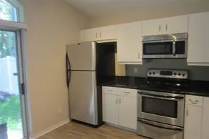 802 Garnet Cir