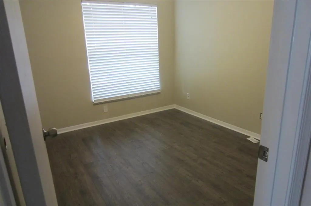 802 Garnet Cir