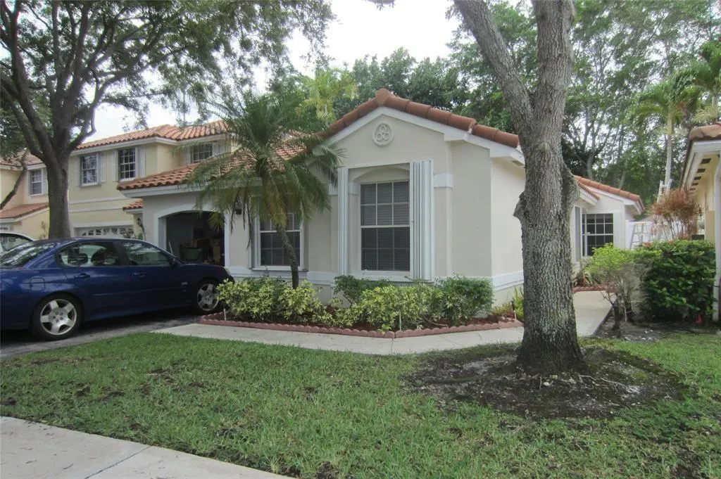 802 Garnet Cir
