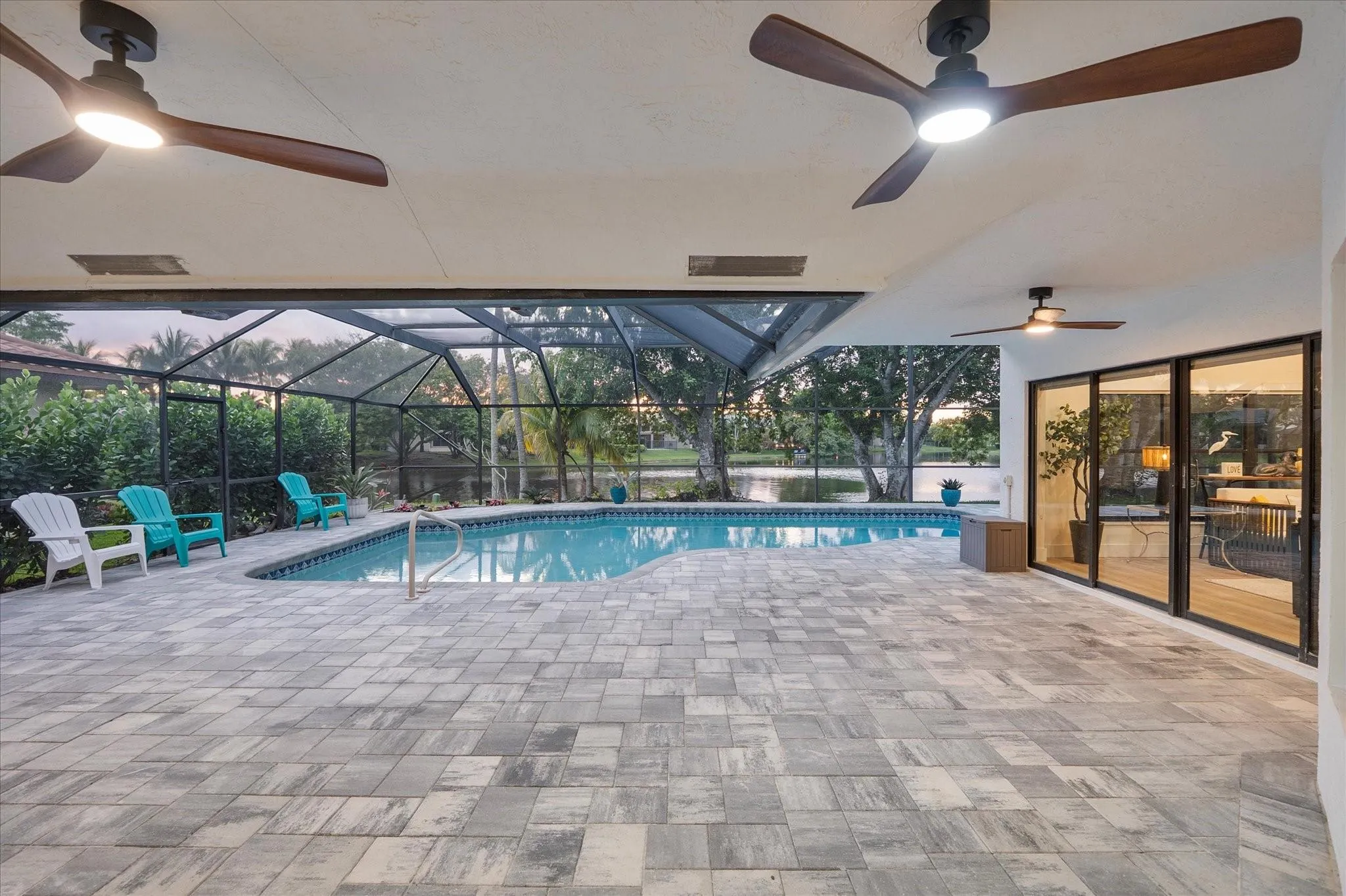 1041 Woodfall Ct