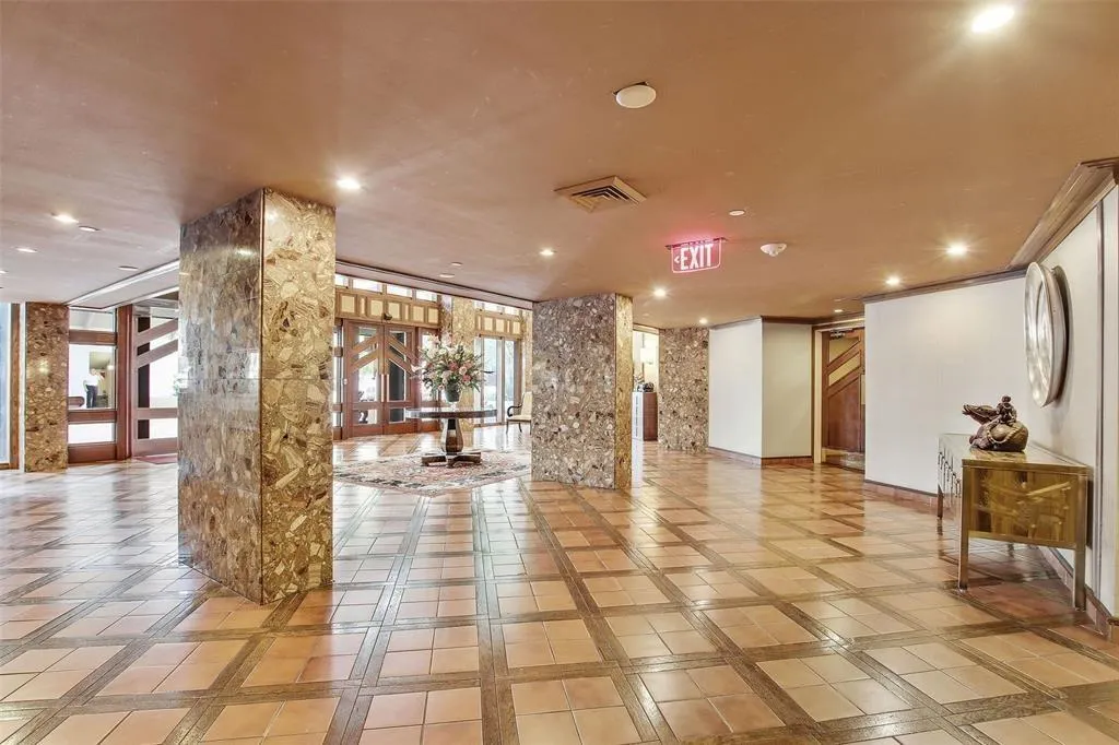 520 Brickell Key Dr Unit BH25