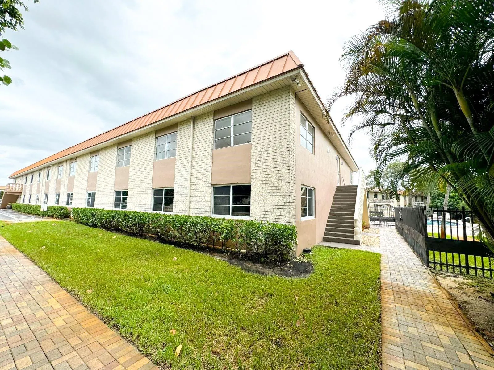 12 NE 19th Ct, #204A