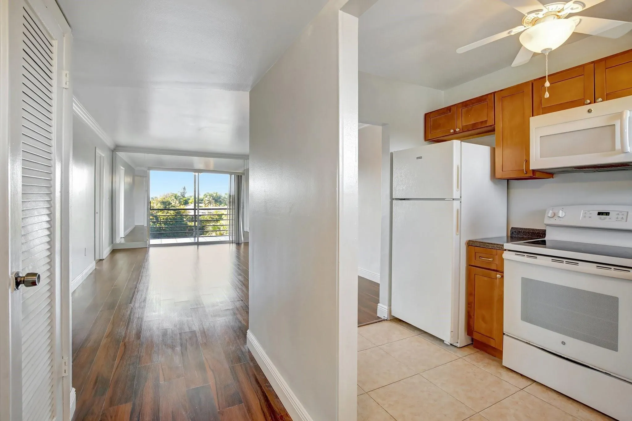8225 Sunrise Lakes Blvd, #303