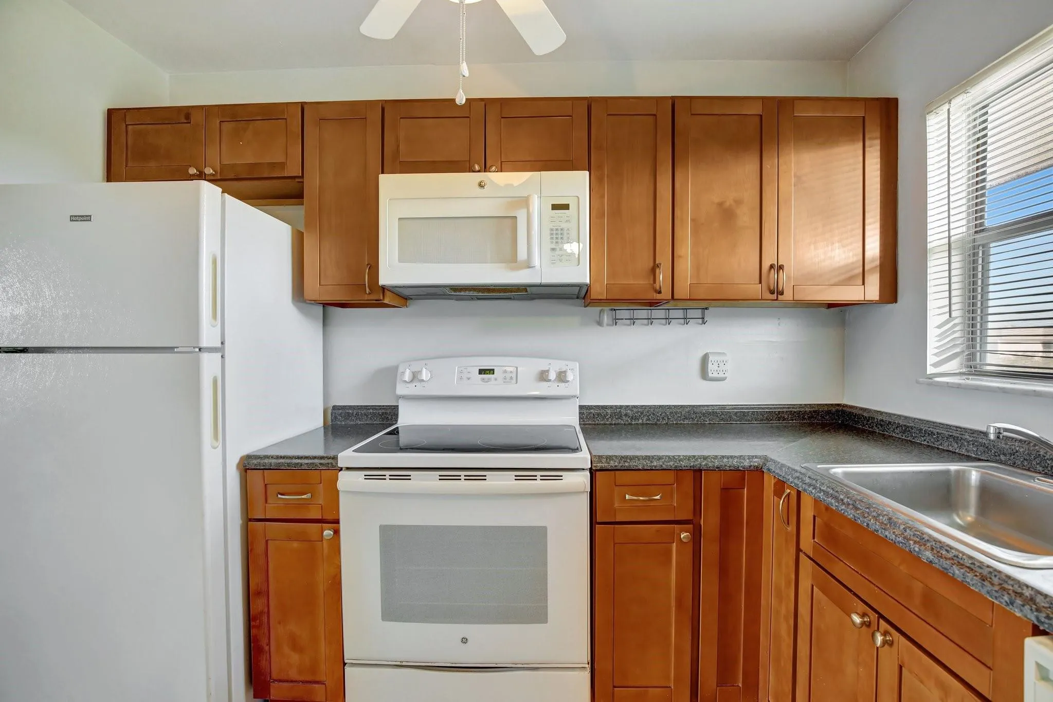 8225 Sunrise Lakes Blvd, #303