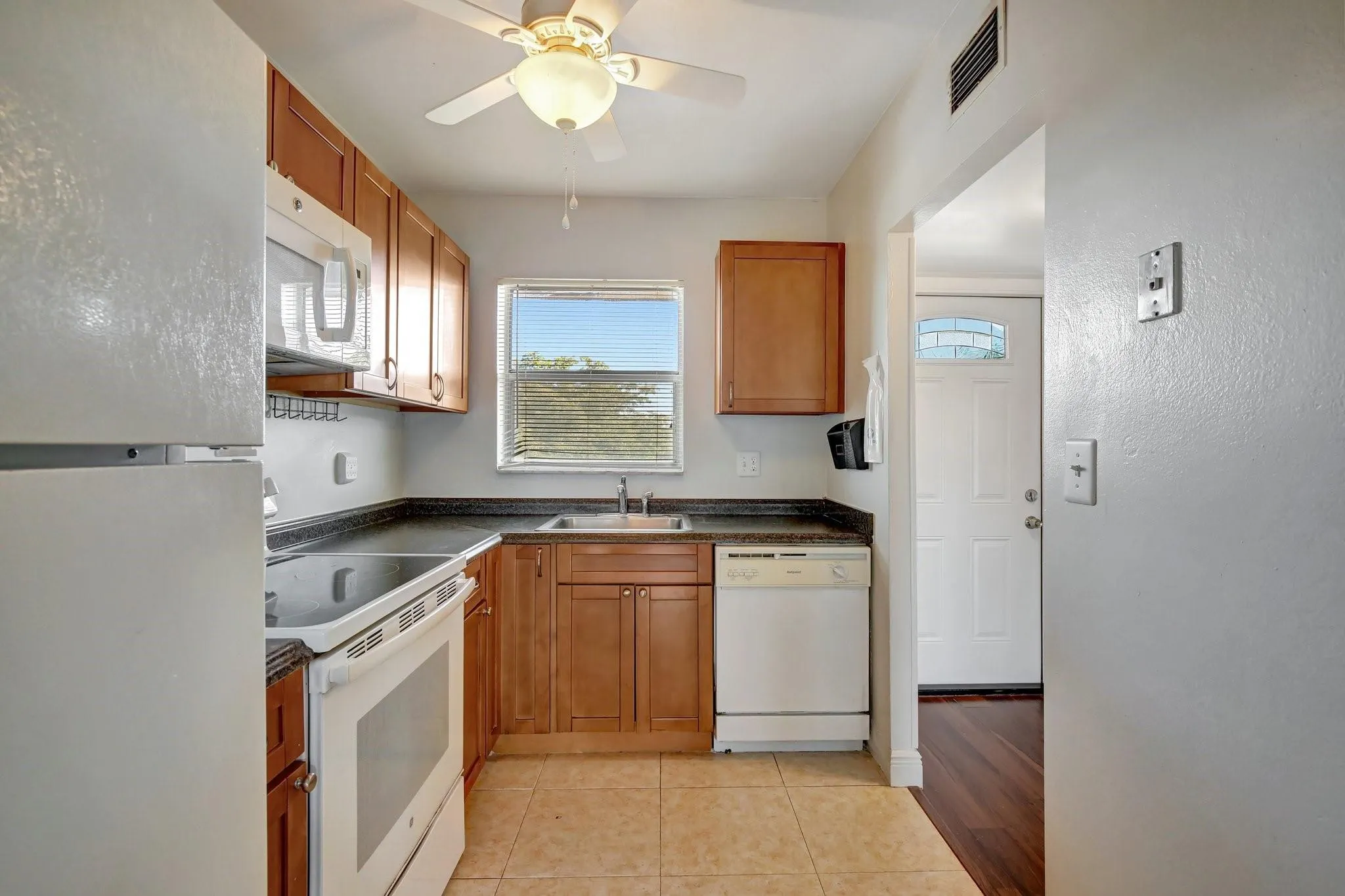 8225 Sunrise Lakes Blvd, #303