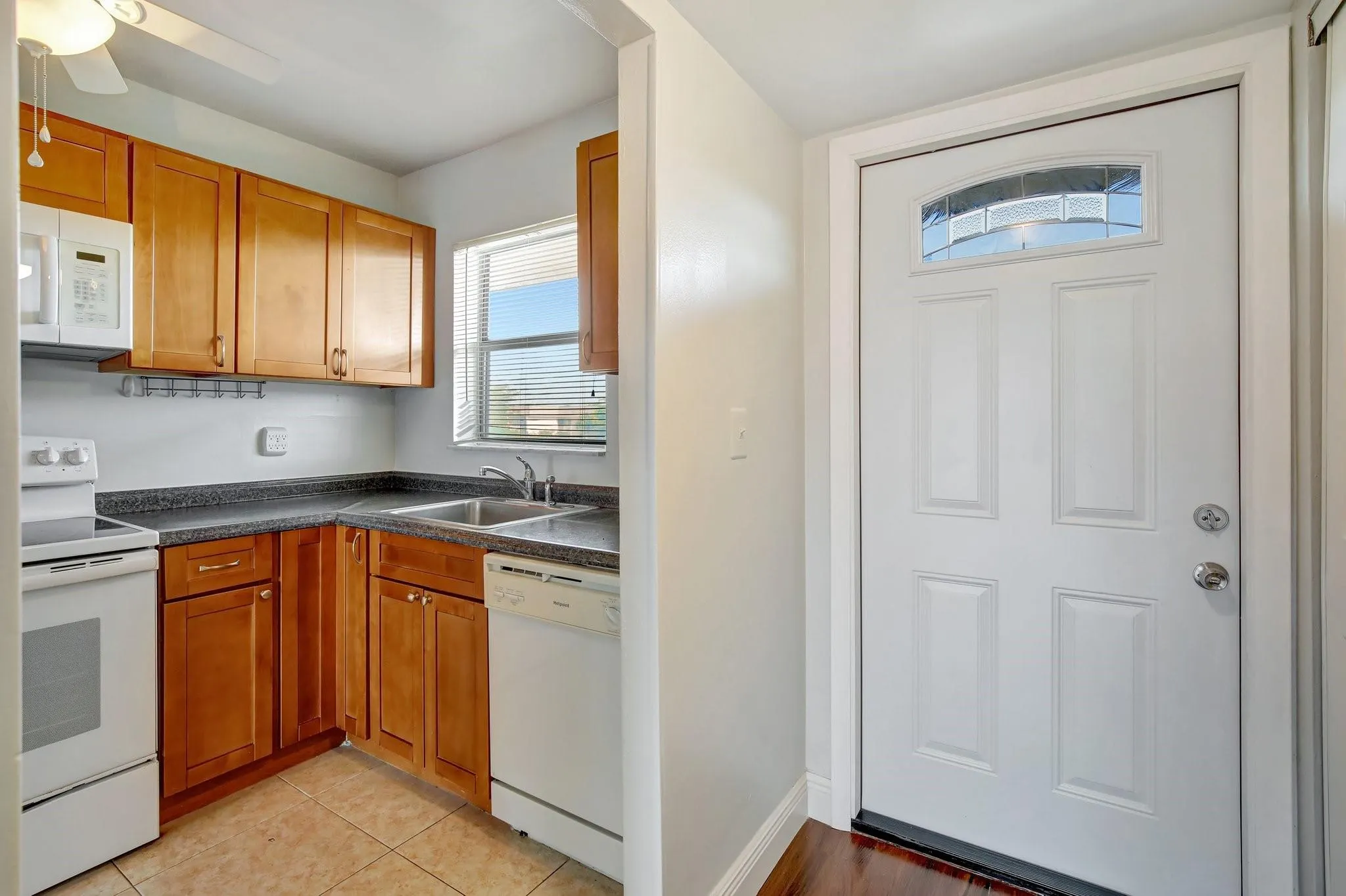 8225 Sunrise Lakes Blvd, #303