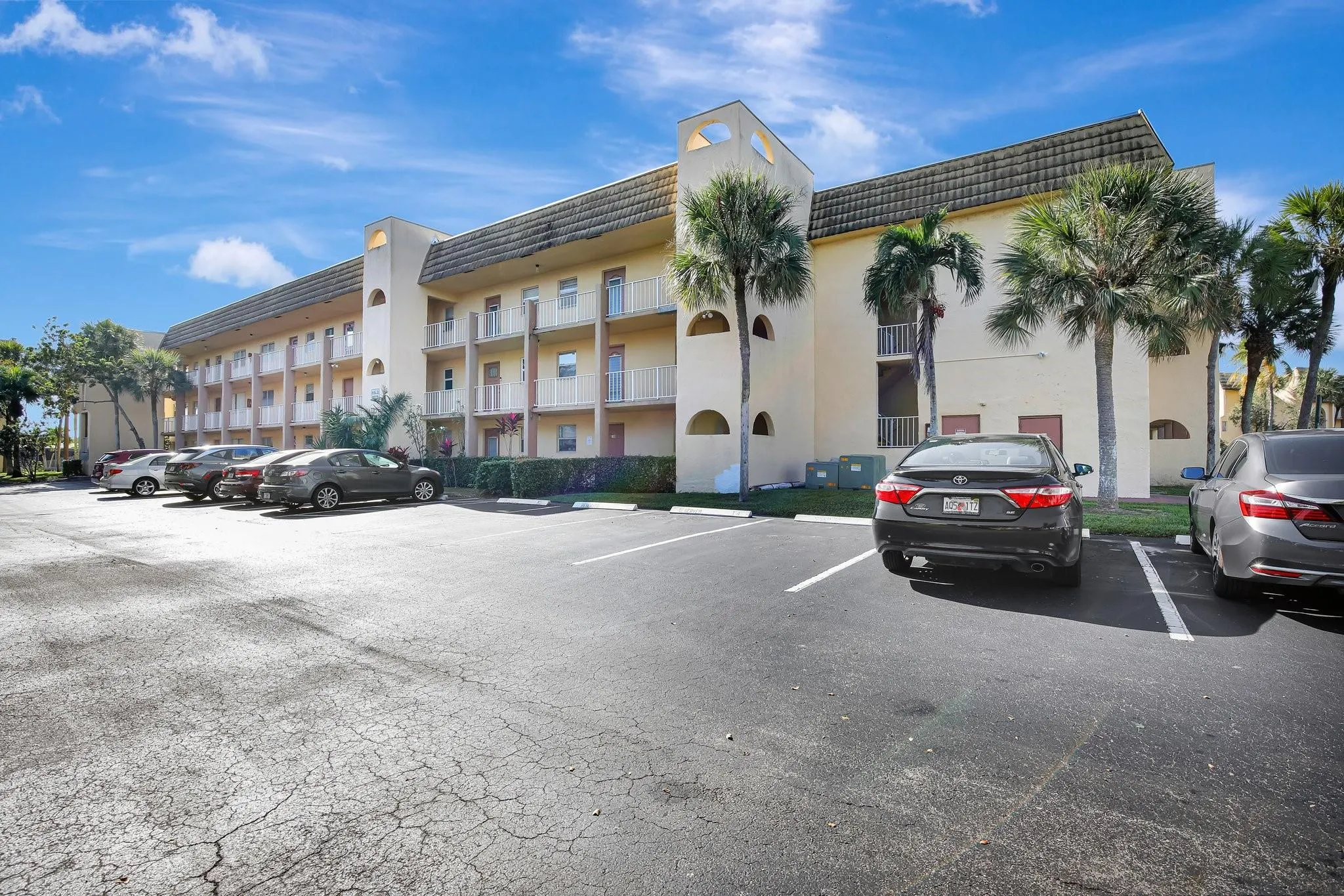 8225 Sunrise Lakes Blvd, #303