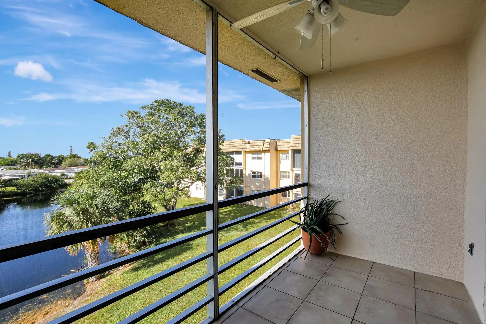8225 Sunrise Lakes Blvd, #303