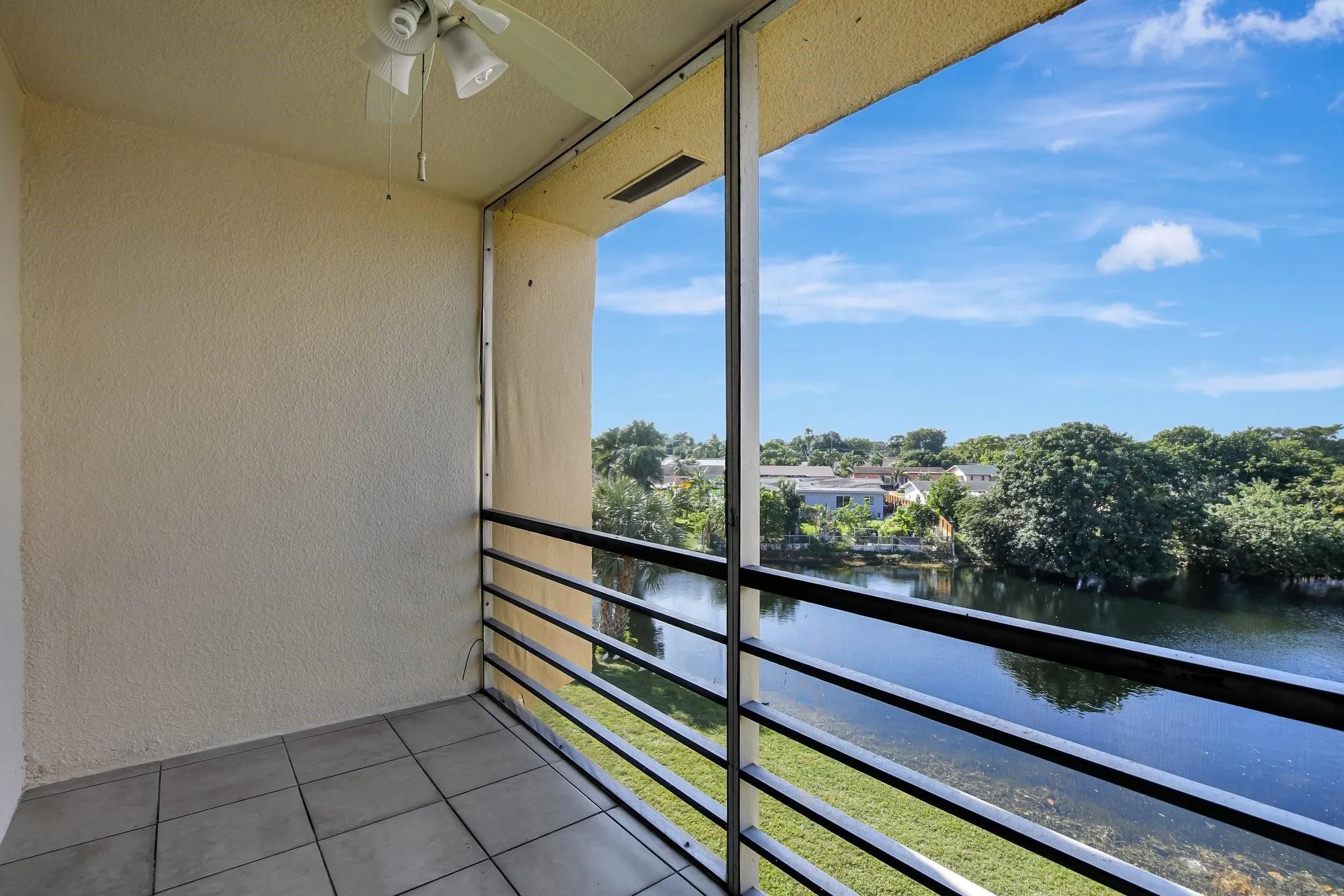 8225 Sunrise Lakes Blvd, #303