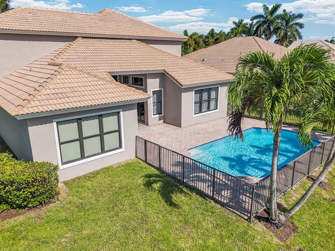 6437 NW 108th Ter