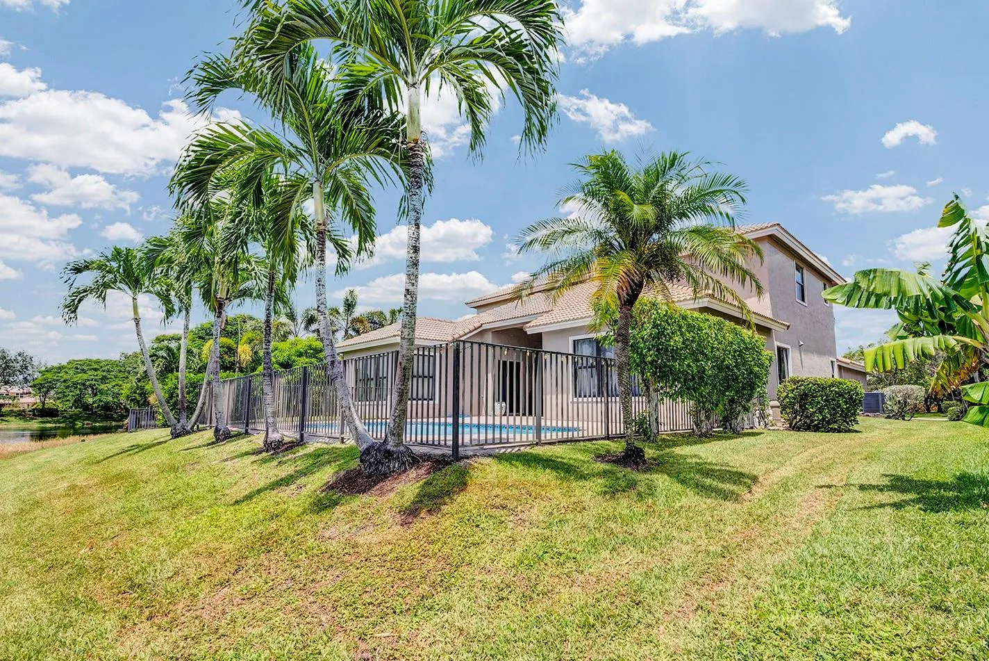 6437 NW 108th Ter