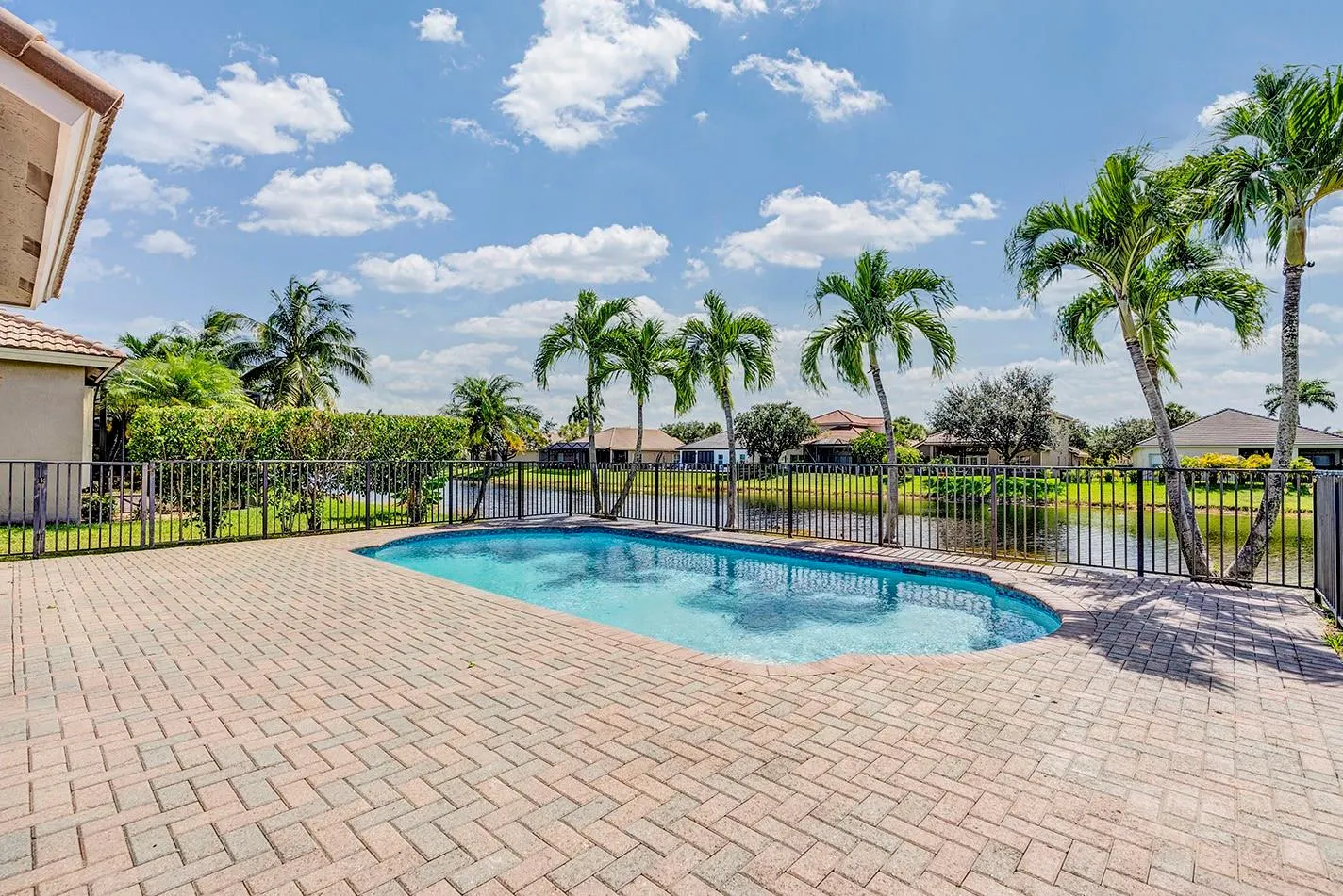 6437 NW 108th Ter
