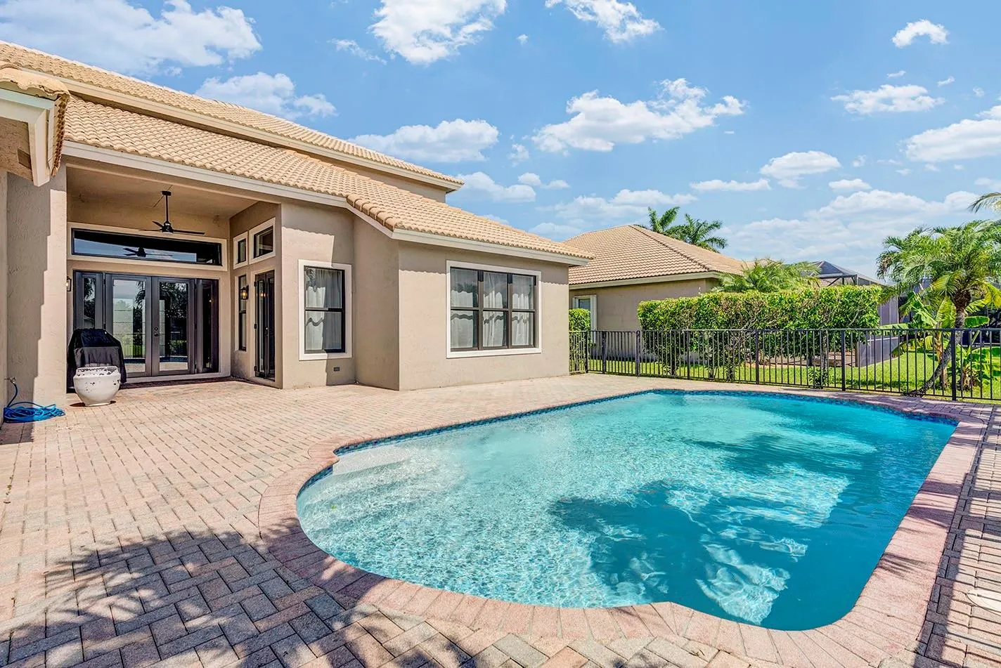6437 NW 108th Ter