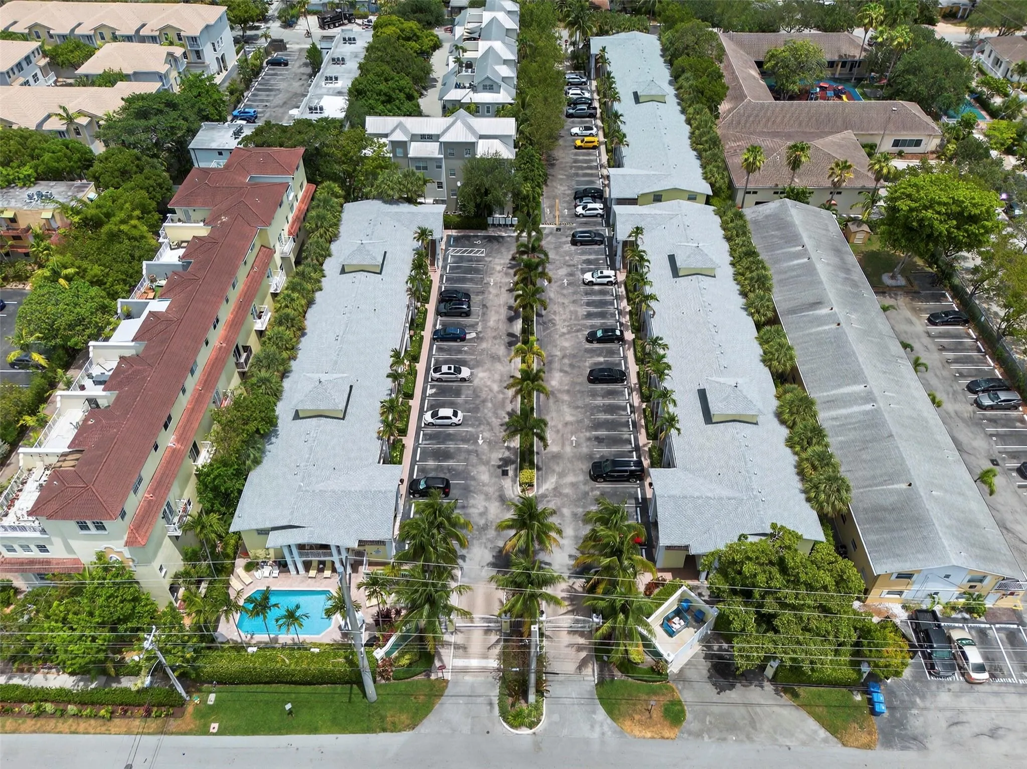 2660 NE 8th Ave, #208