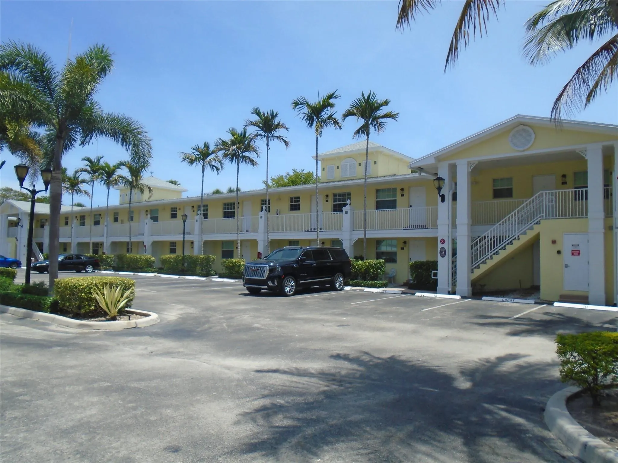 2660 NE 8th Ave, #208