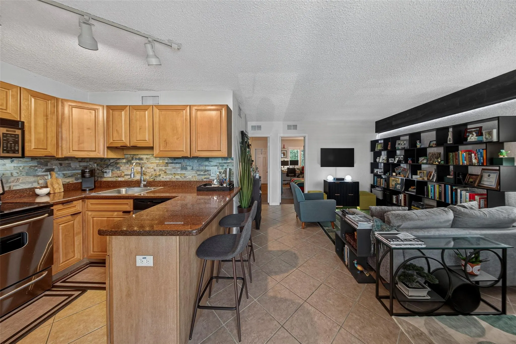2660 NE 8th Ave, #208
