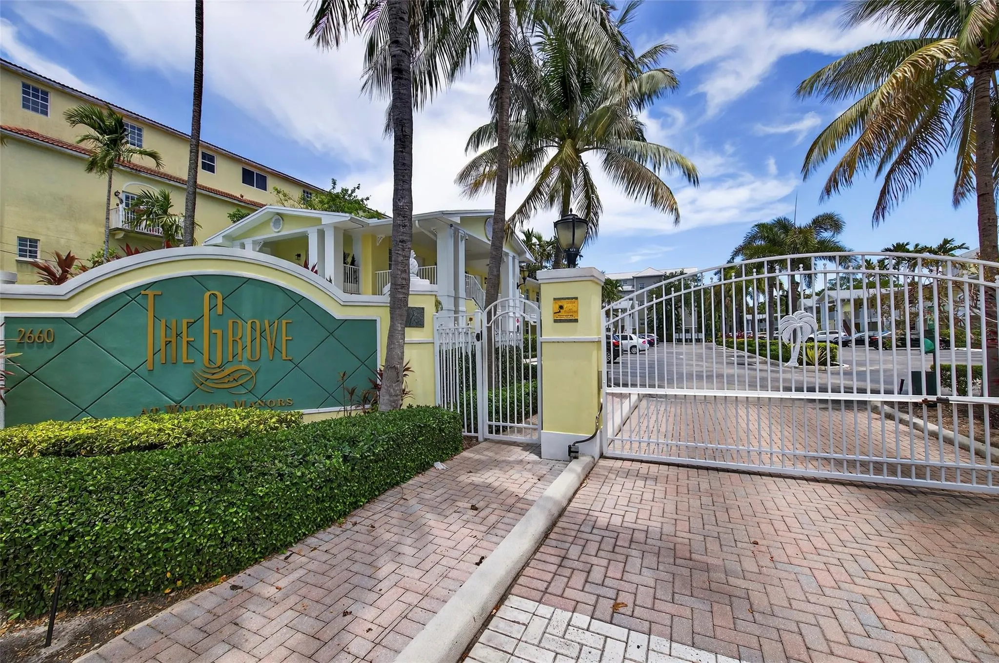 2660 NE 8th Ave, #208