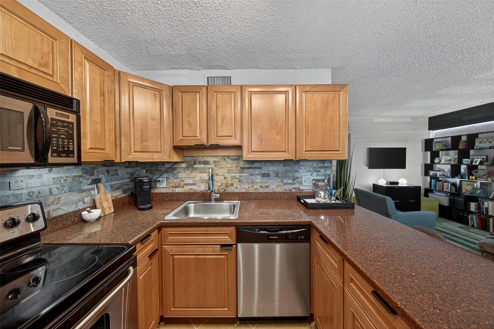 2660 NE 8th Ave, #208
