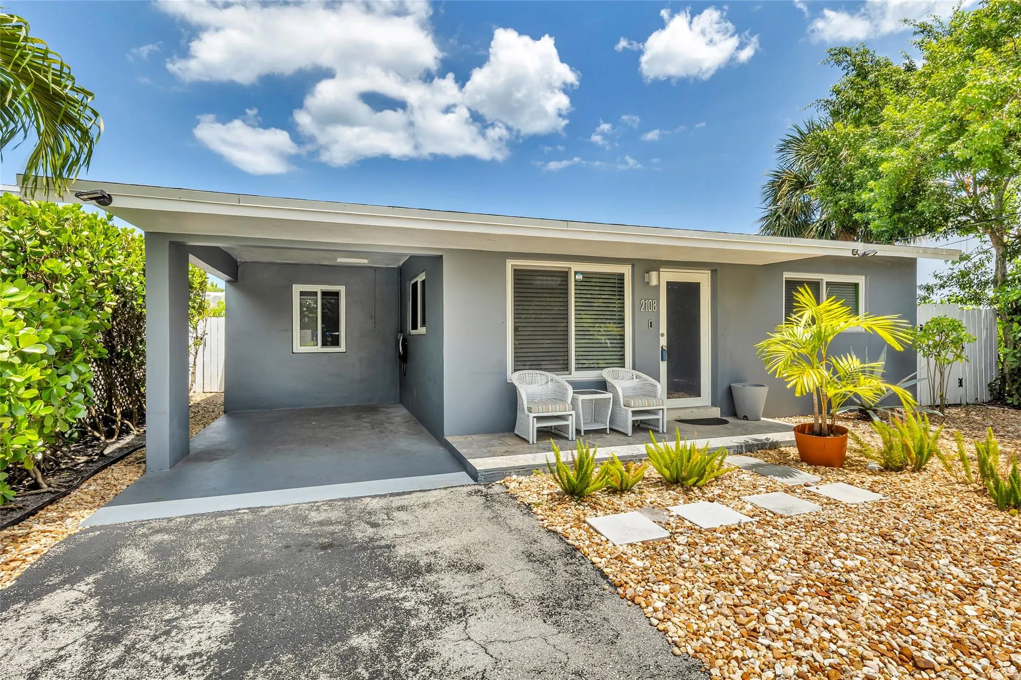 2108 NE 11th Ave