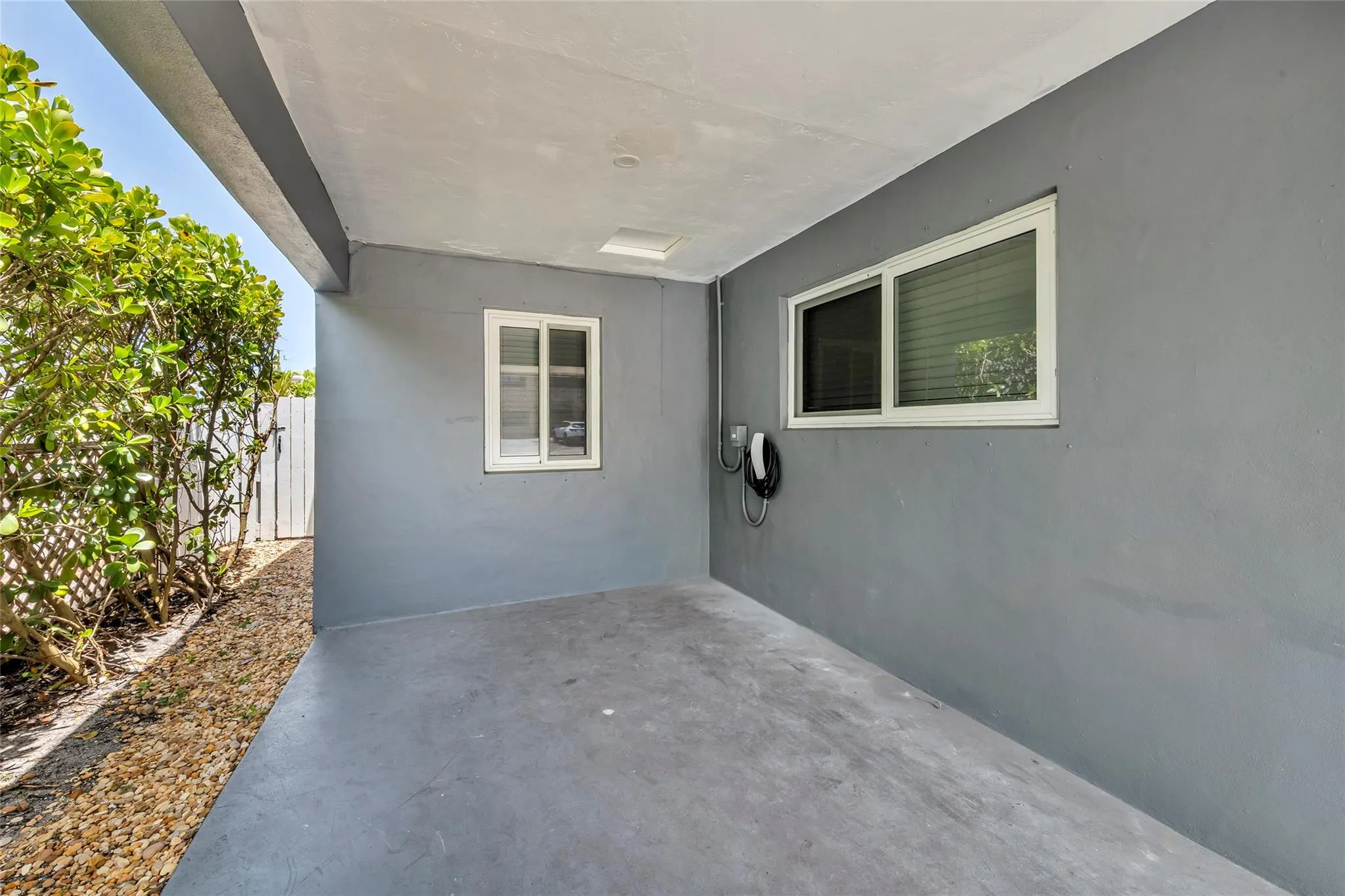 2108 NE 11th Ave