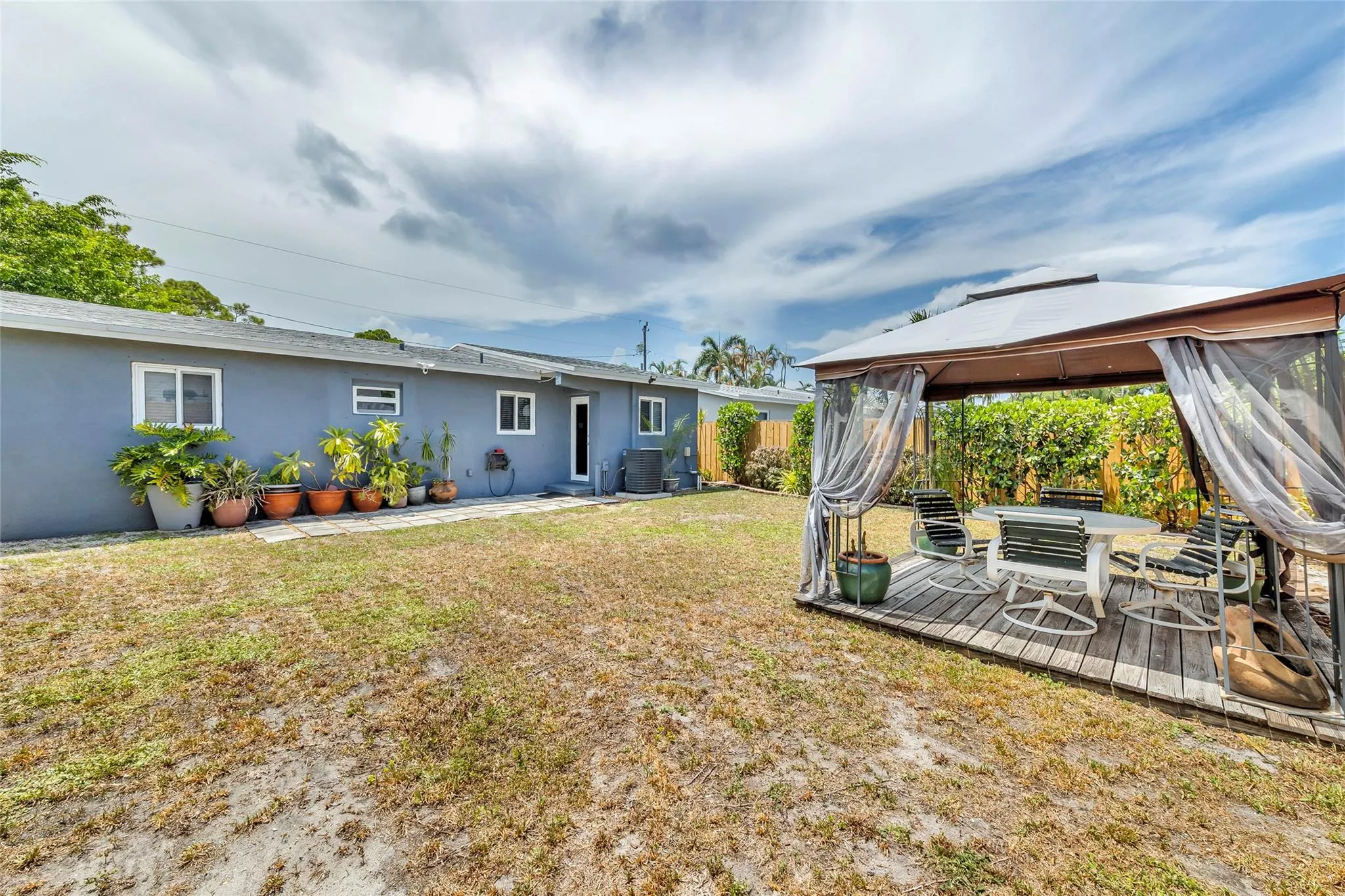 2108 NE 11th Ave
