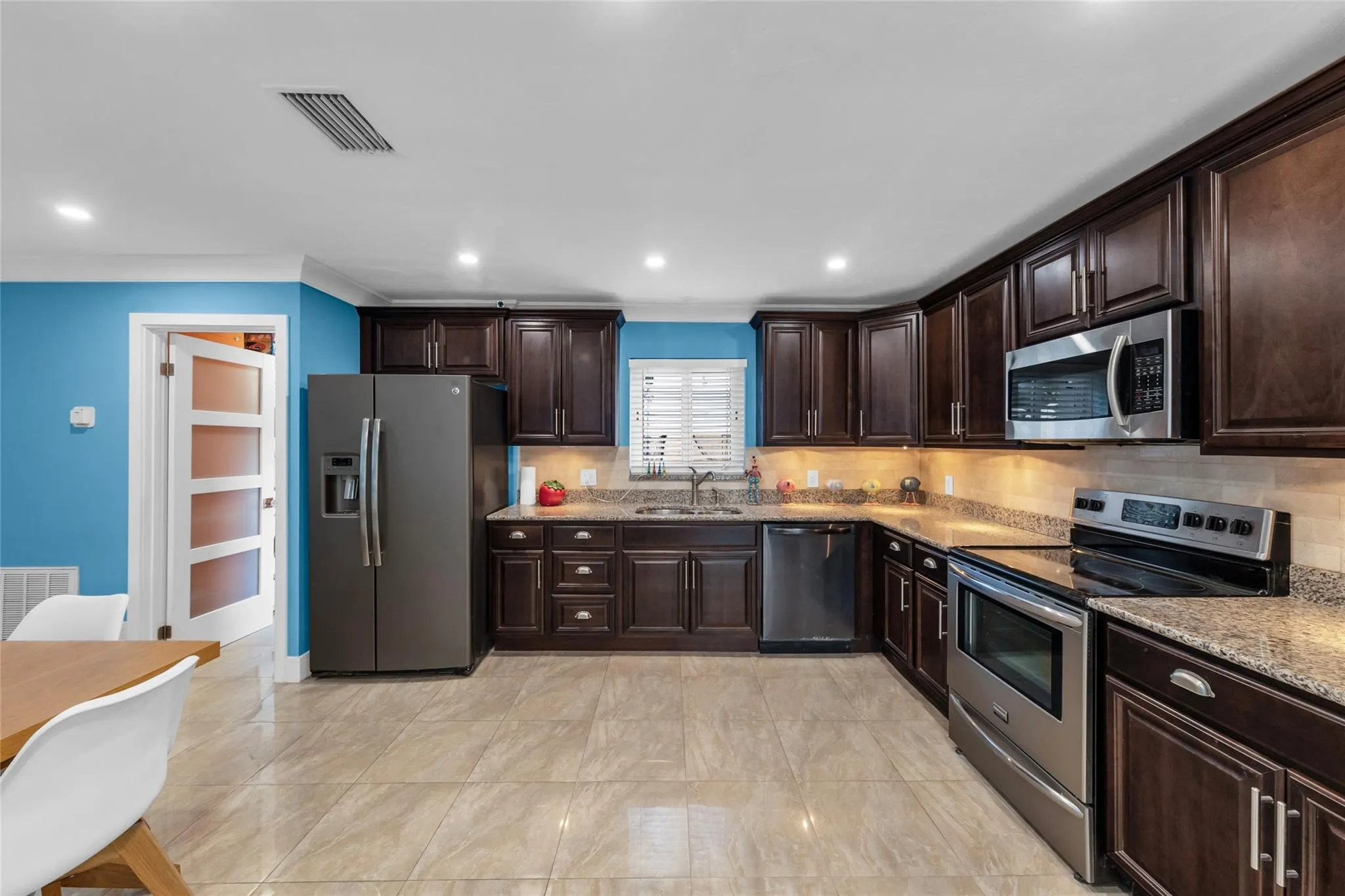2108 NE 11th Ave