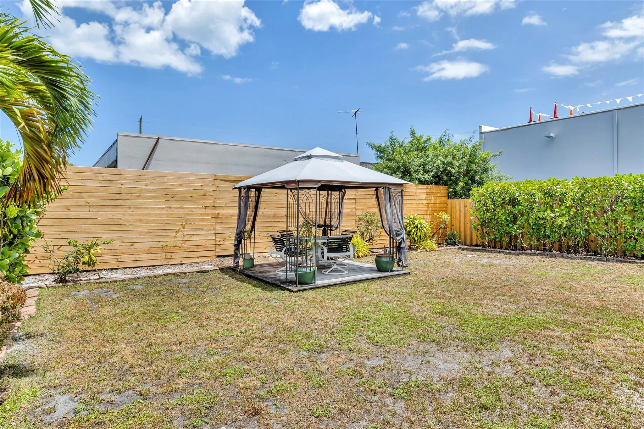 2108 NE 11th Ave