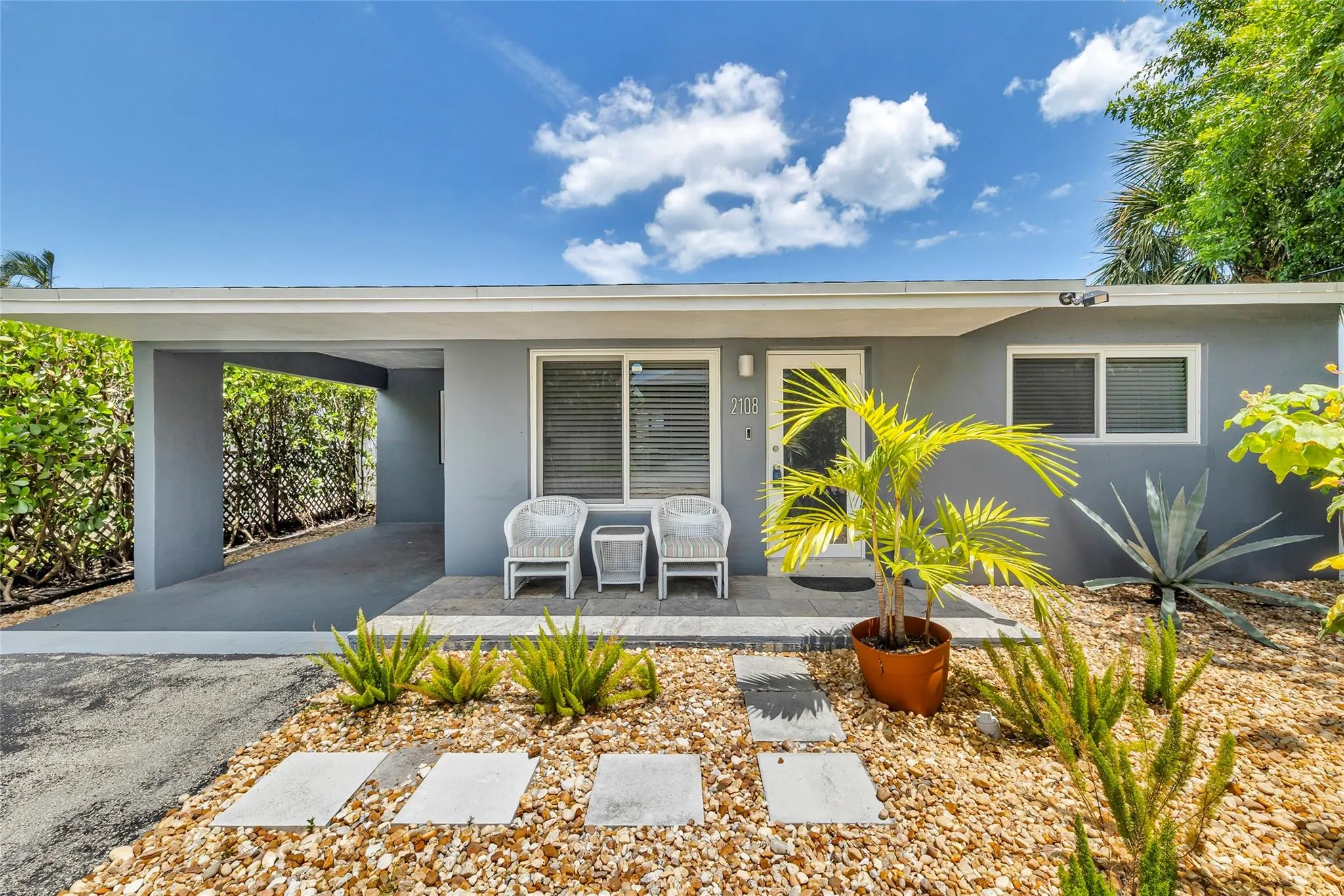 2108 NE 11th Ave