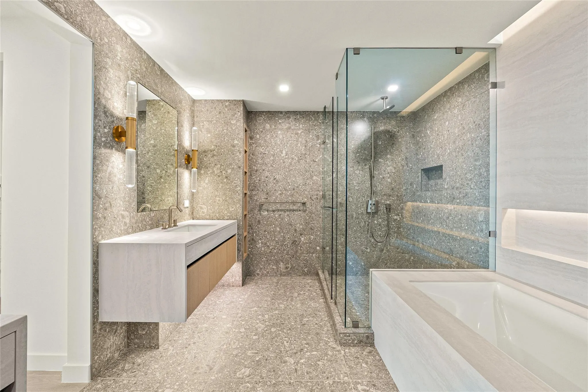 900 N Ocean Blvd., #1604