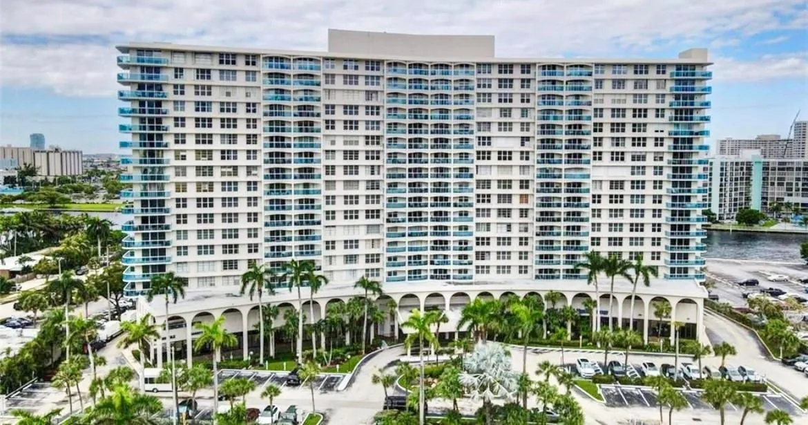 3800 S Ocean Dr, #1719