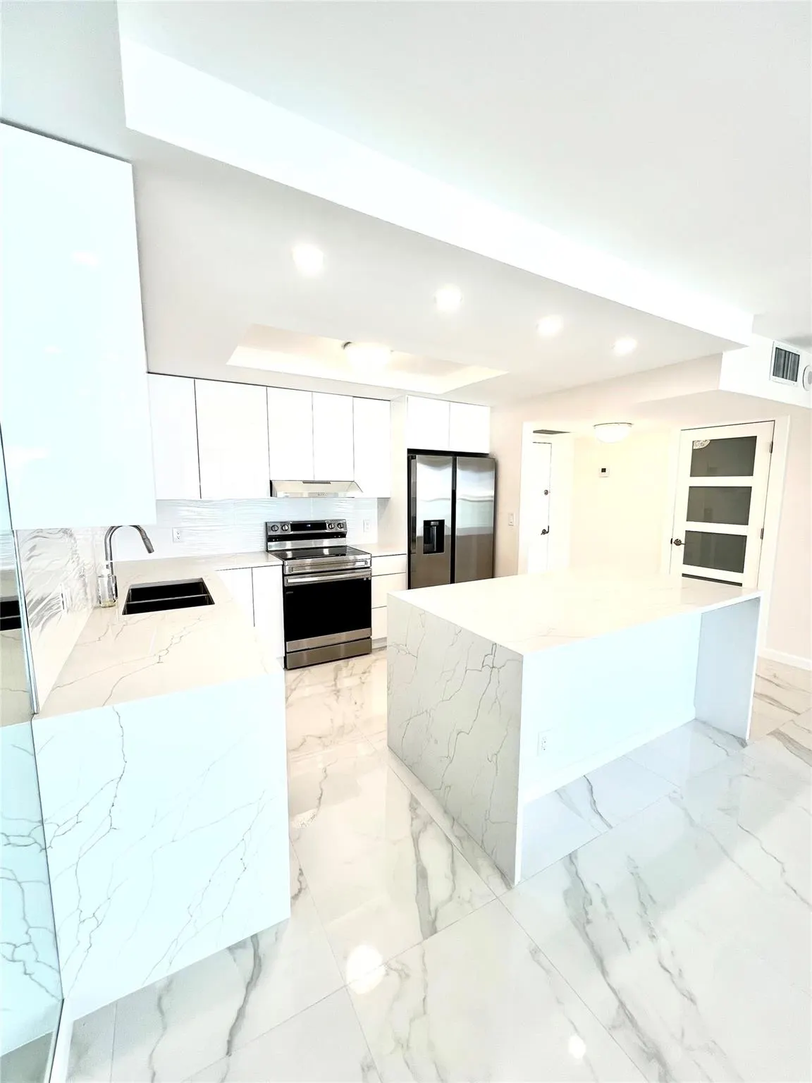 3800 S Ocean Dr, #1719