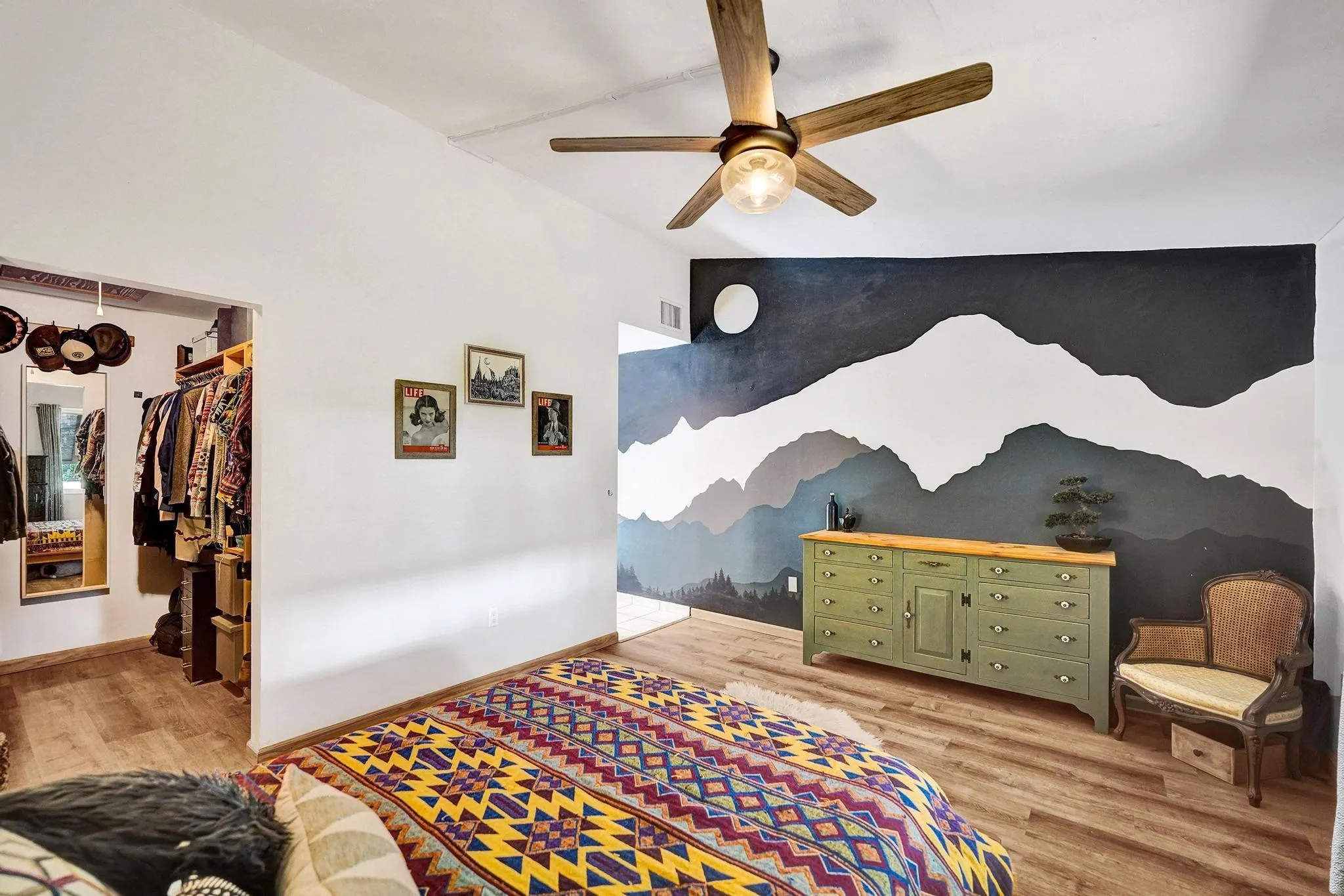 2455 N 37th Ave