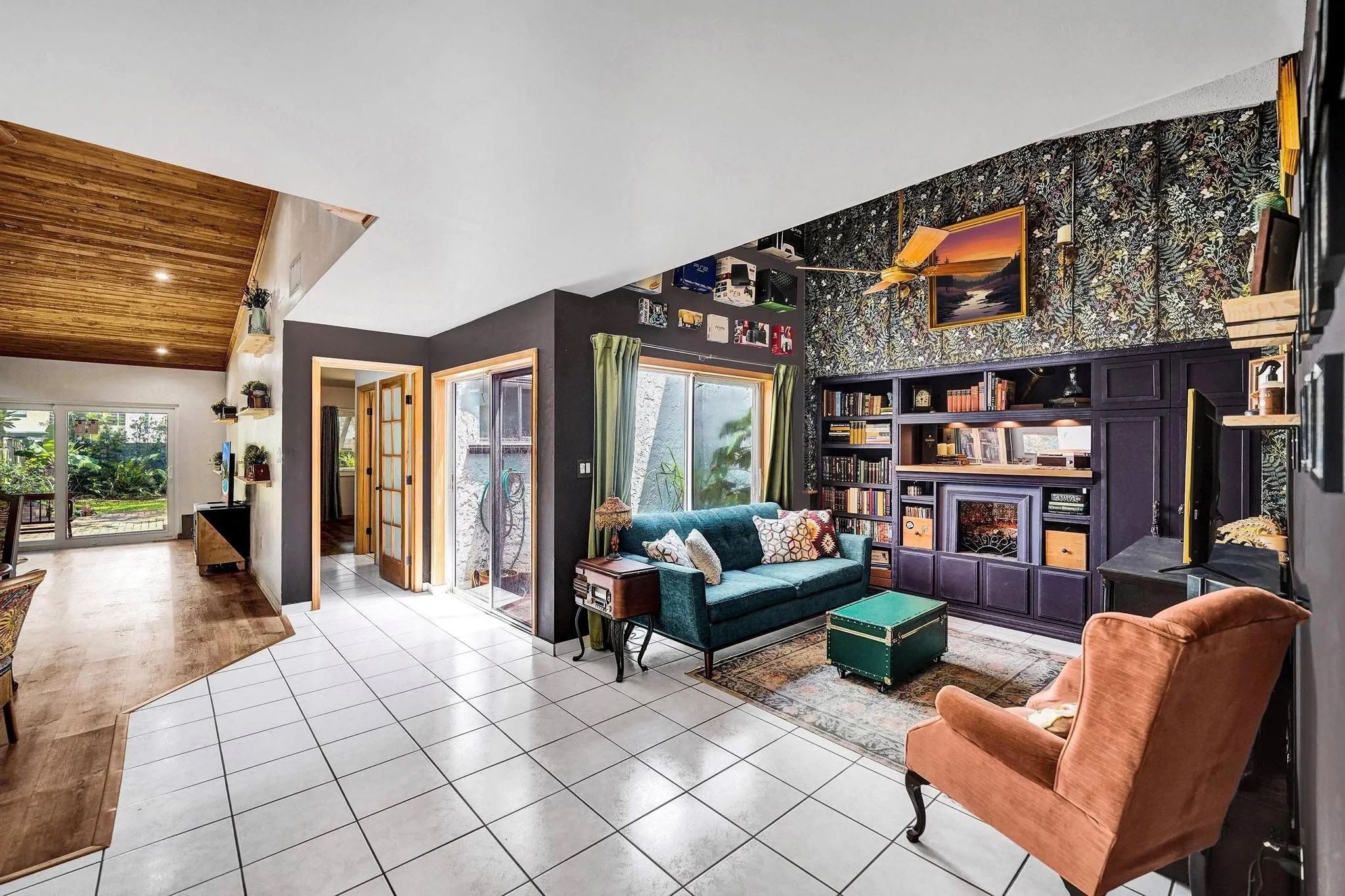 2455 N 37th Ave