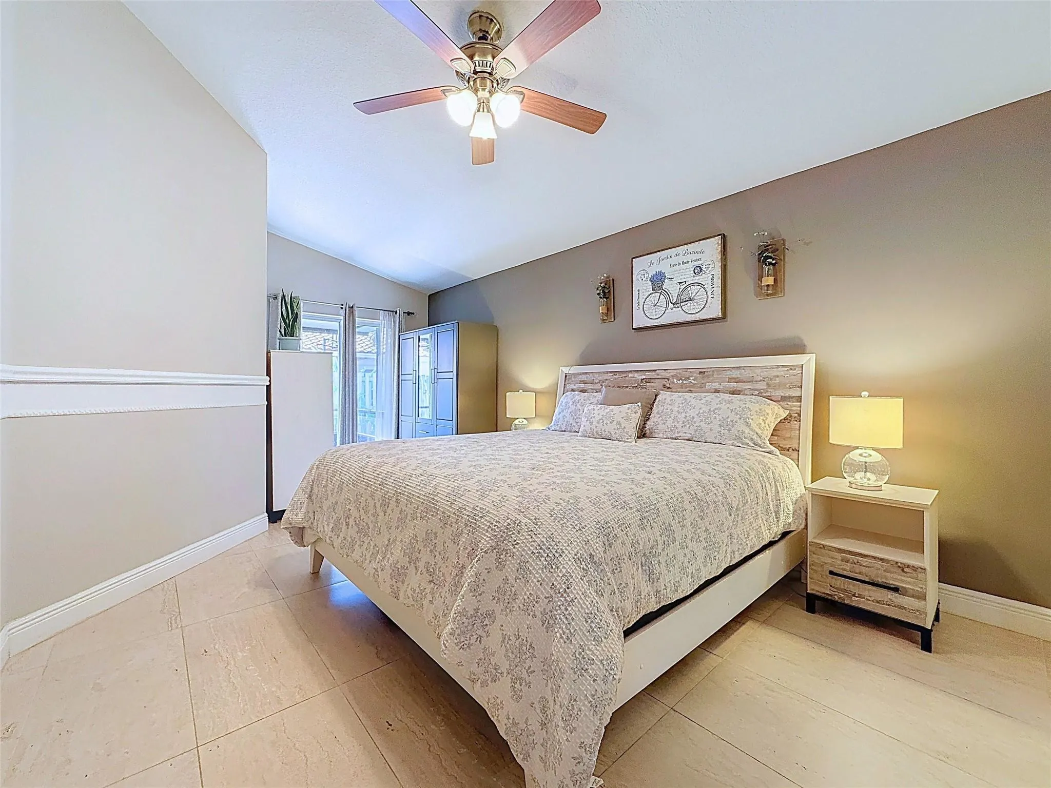 1420 Seagrape Cir