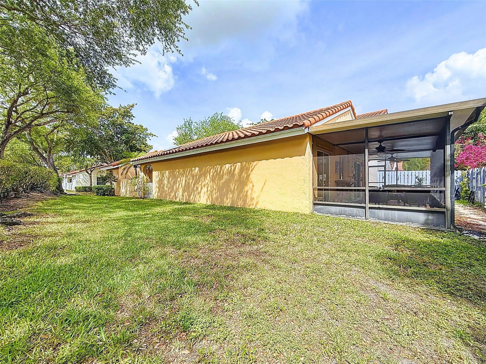 1420 Seagrape Cir