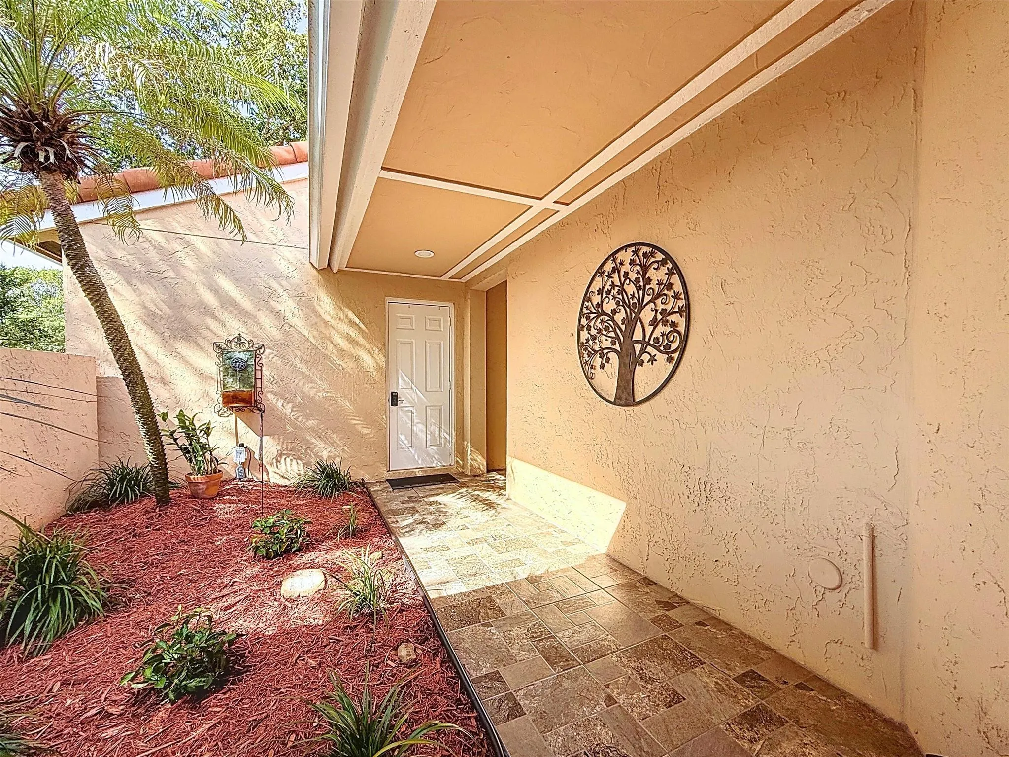 1420 Seagrape Cir