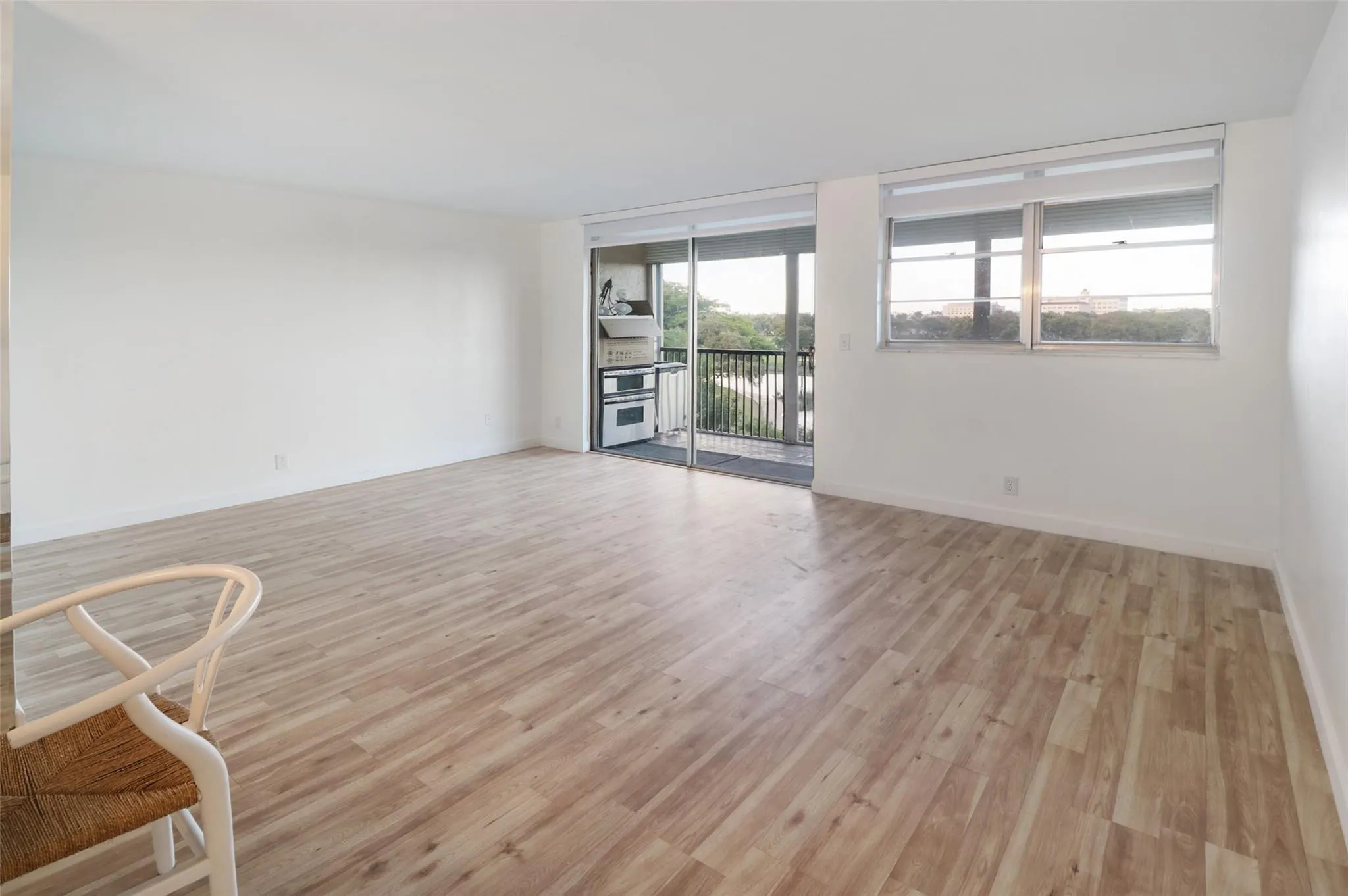 3300 W Rolling Hills Cir, #503