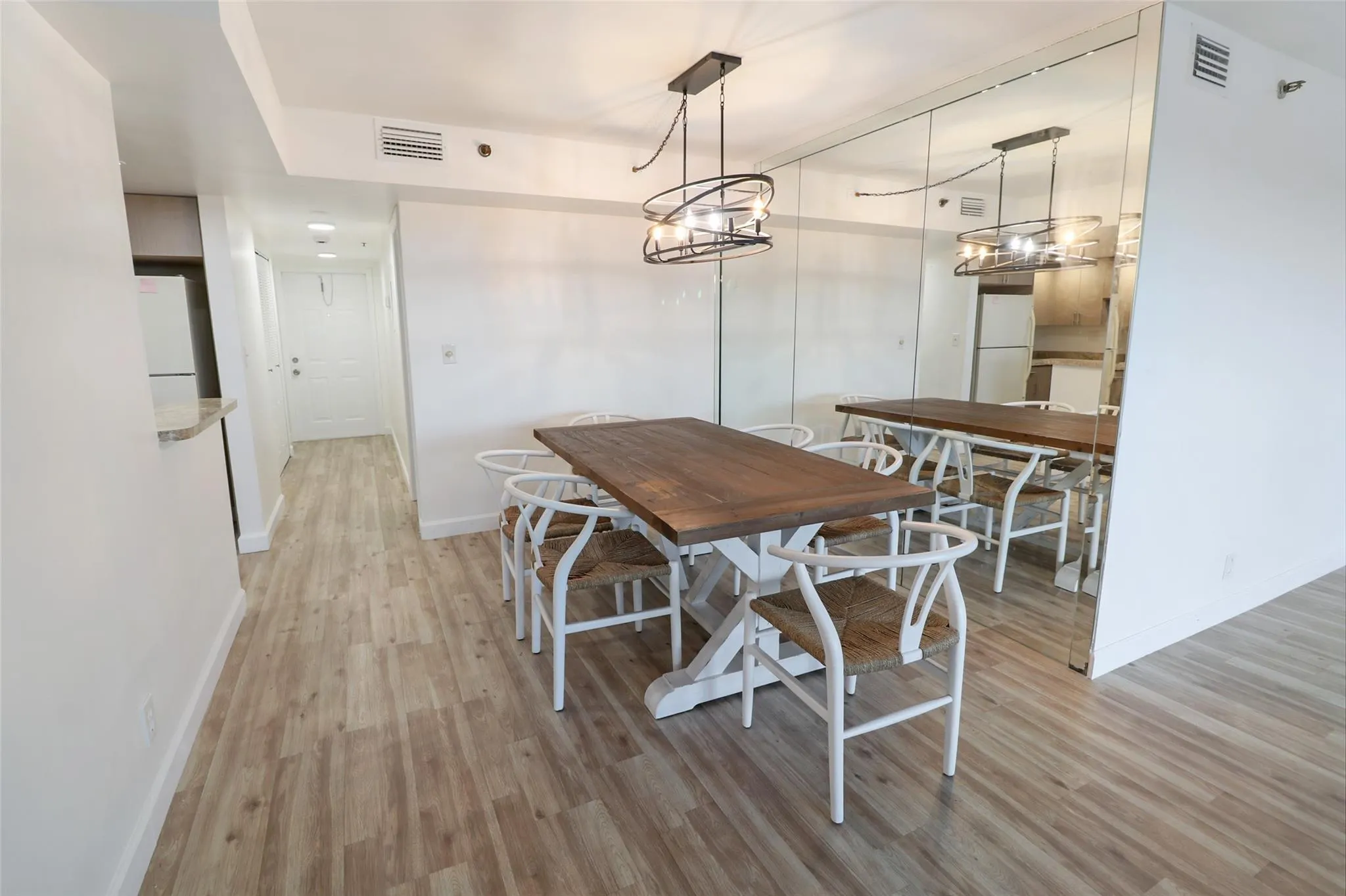 3300 W Rolling Hills Cir, #503