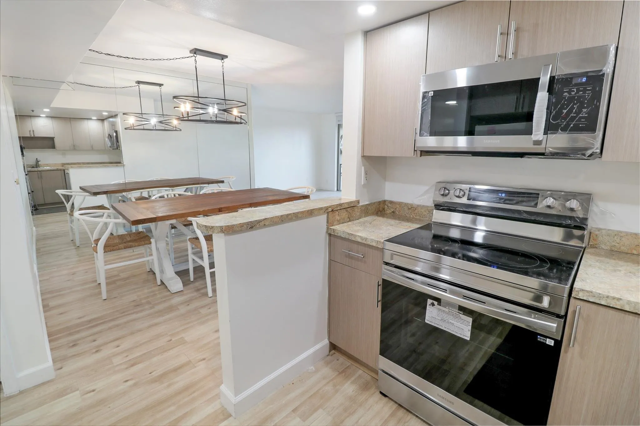 3300 W Rolling Hills Cir, #503