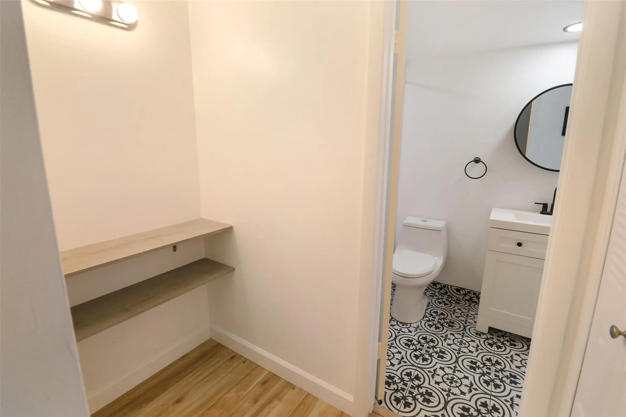 3300 W Rolling Hills Cir, #503