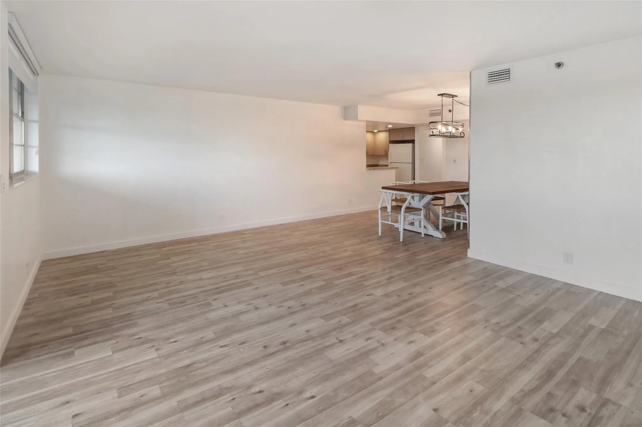 3300 W Rolling Hills Cir, #503