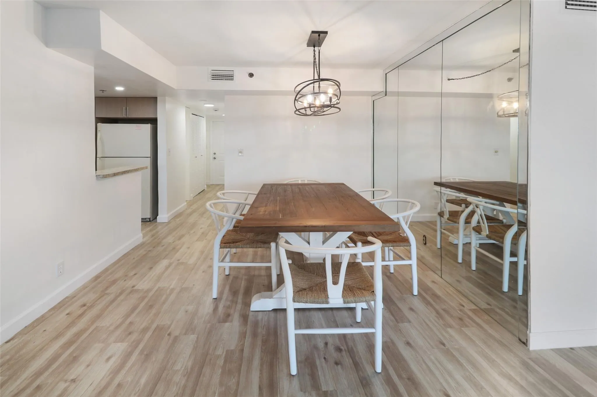 3300 W Rolling Hills Cir, #503