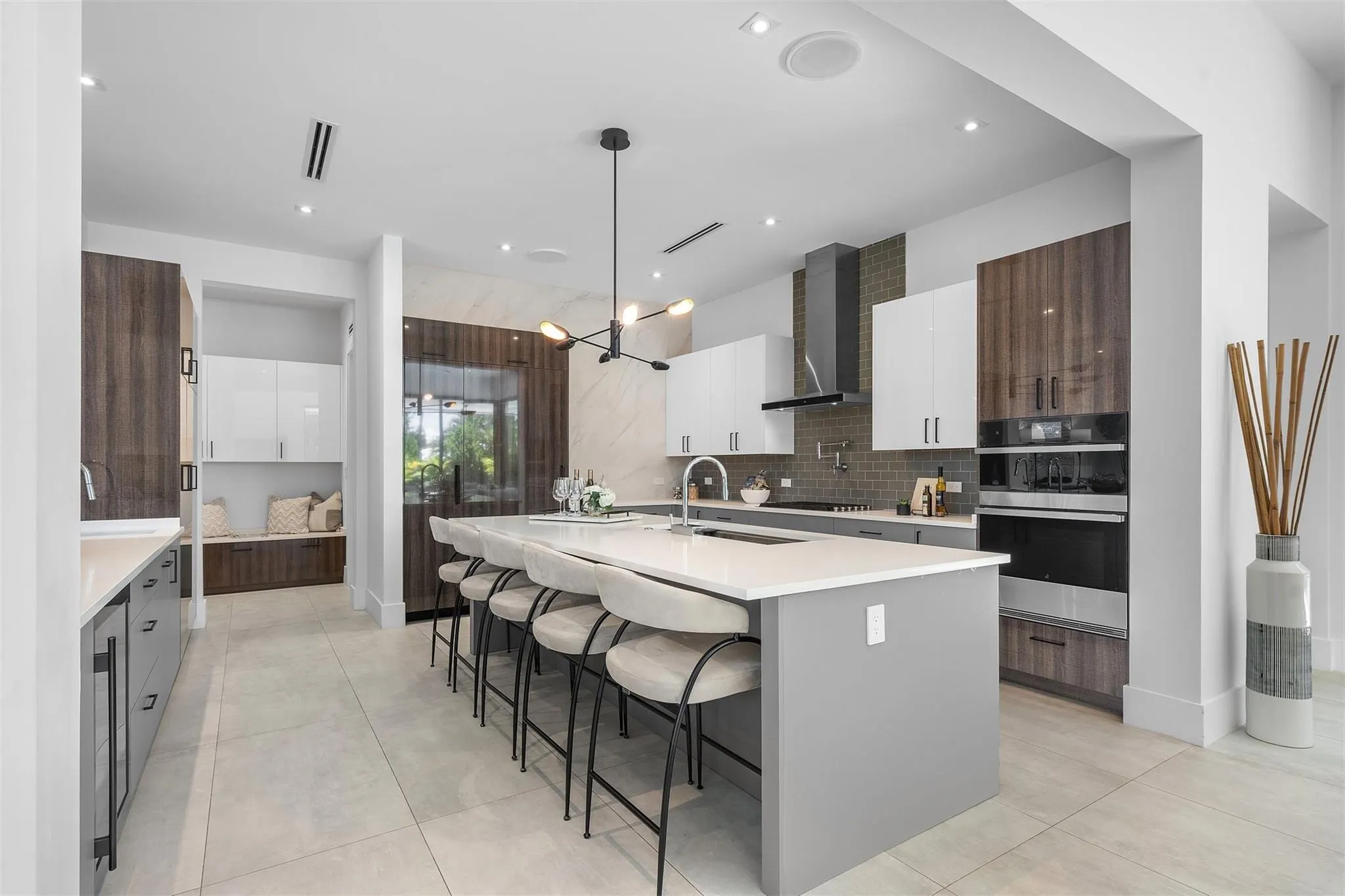 2500 Middle River Drive