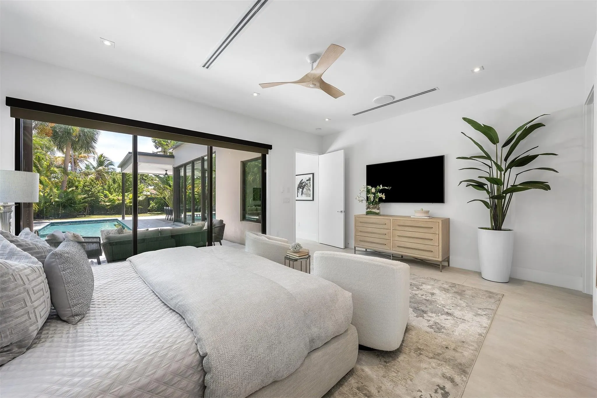 2500 Middle River Drive